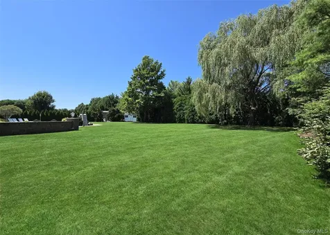 11 Simpson Gate Manorville NY 11949