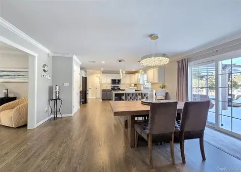 11 Simpson Gate Manorville NY 11949