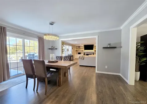 11 Simpson Gate Manorville NY 11949