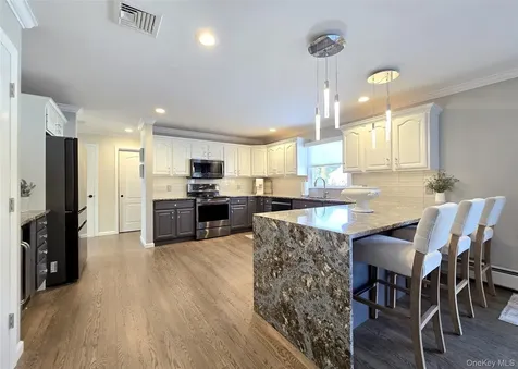 11 Simpson Gate Manorville NY 11949