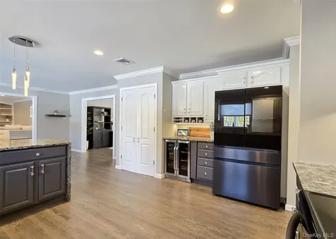 11 Simpson Gate Manorville NY 11949