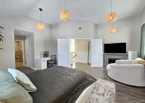 11 Simpson Gate Manorville NY 11949