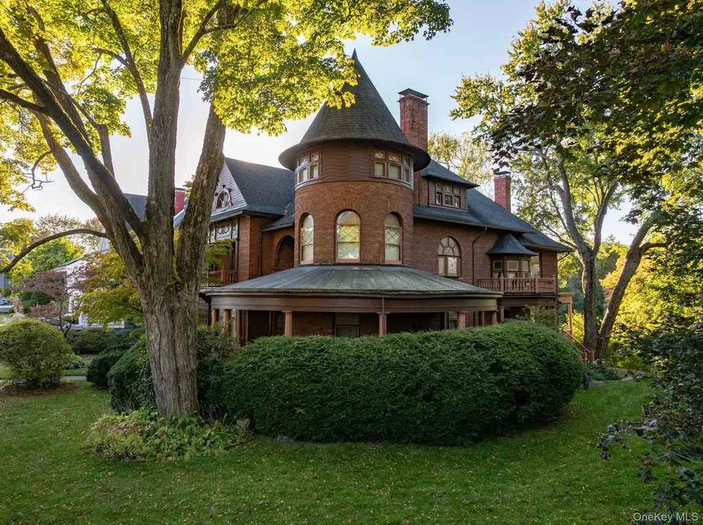 77 W Chestnut Street Kingston NY 12401