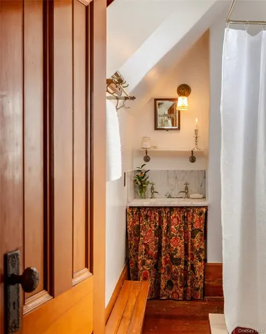 77 W Chestnut Street Kingston NY 12401