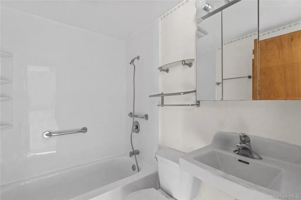 41 Hurd Avenue Garnerville NY 10923