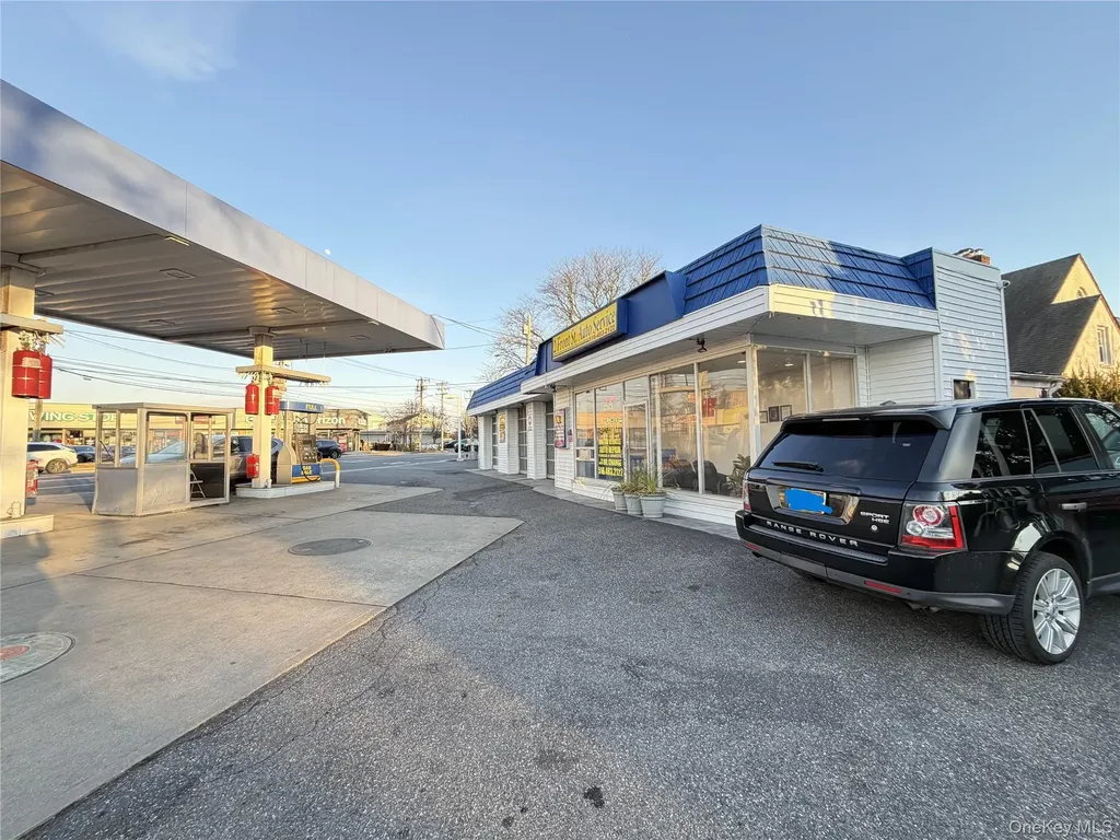 2 Front Street Hempstead NY 11550