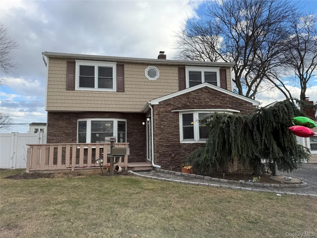 63 Anchor Lane Levittown NY 11756