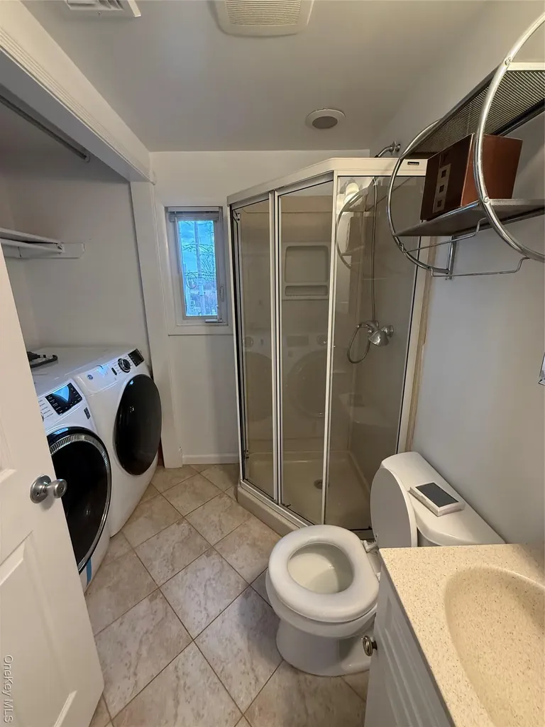 63 Anchor Lane Levittown NY 11756