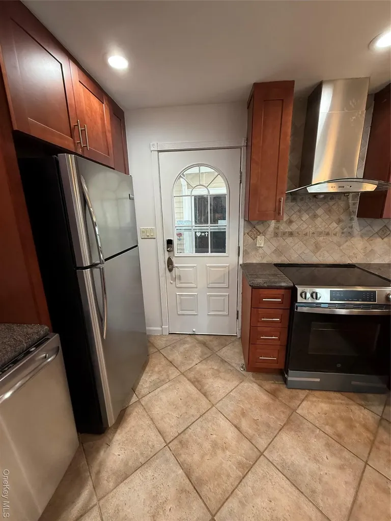 63 Anchor Lane Levittown NY 11756