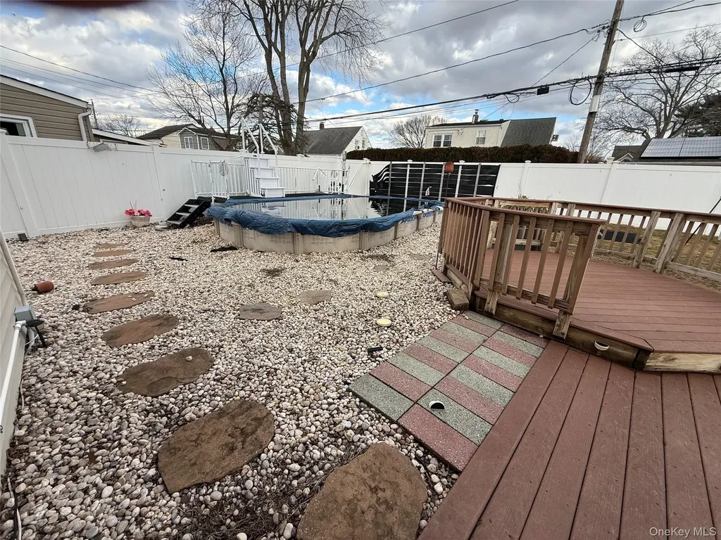 63 Anchor Lane Levittown NY 11756