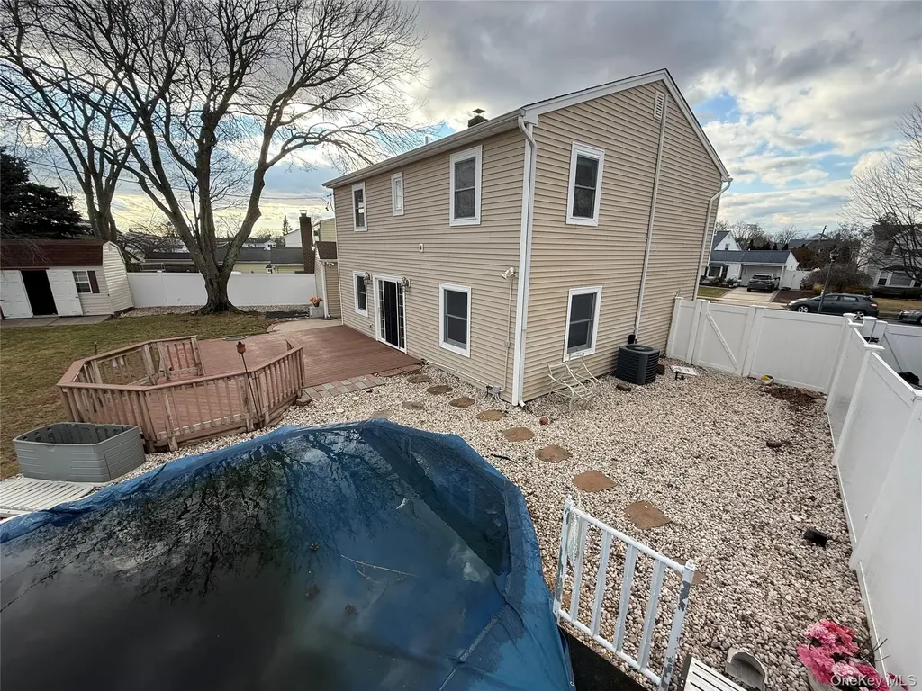 63 Anchor Lane Levittown NY 11756