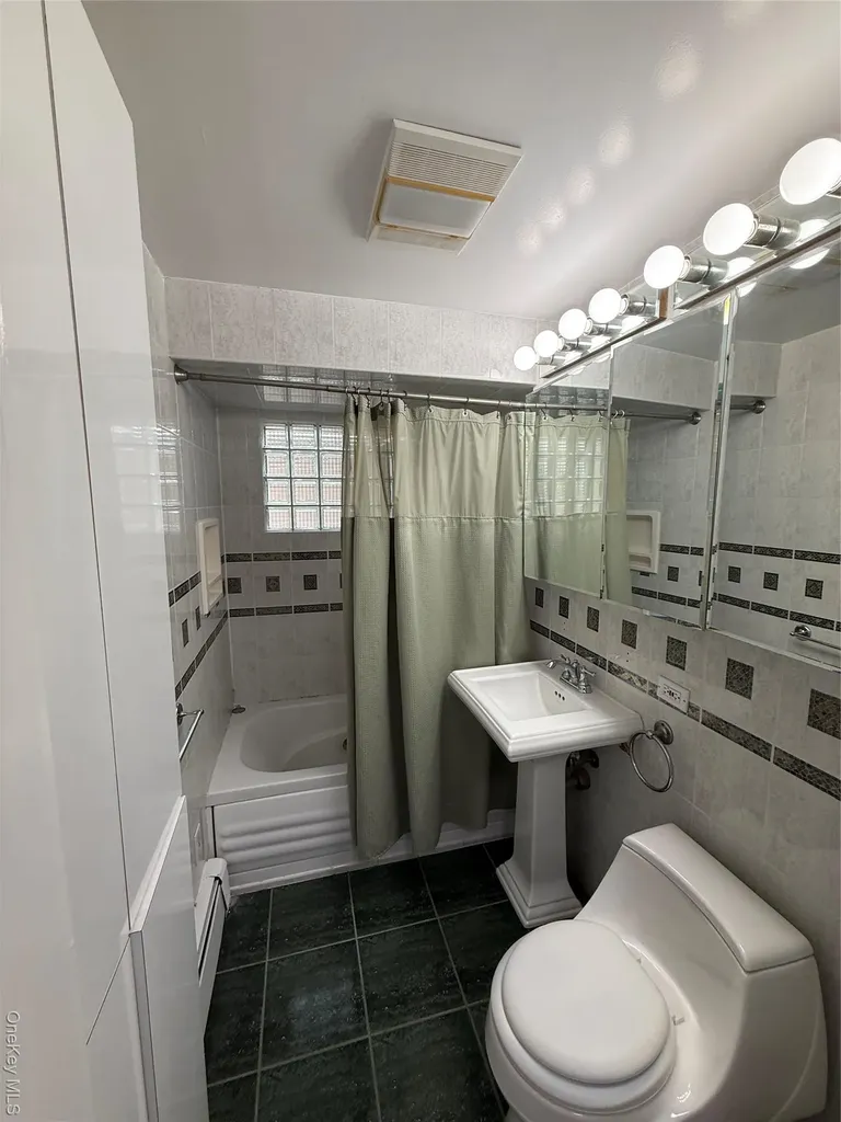 63 Anchor Lane Levittown NY 11756
