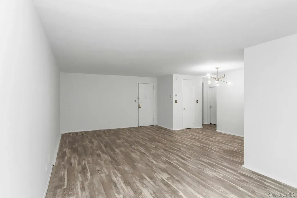 75 Noble Lynbrook NY 11563