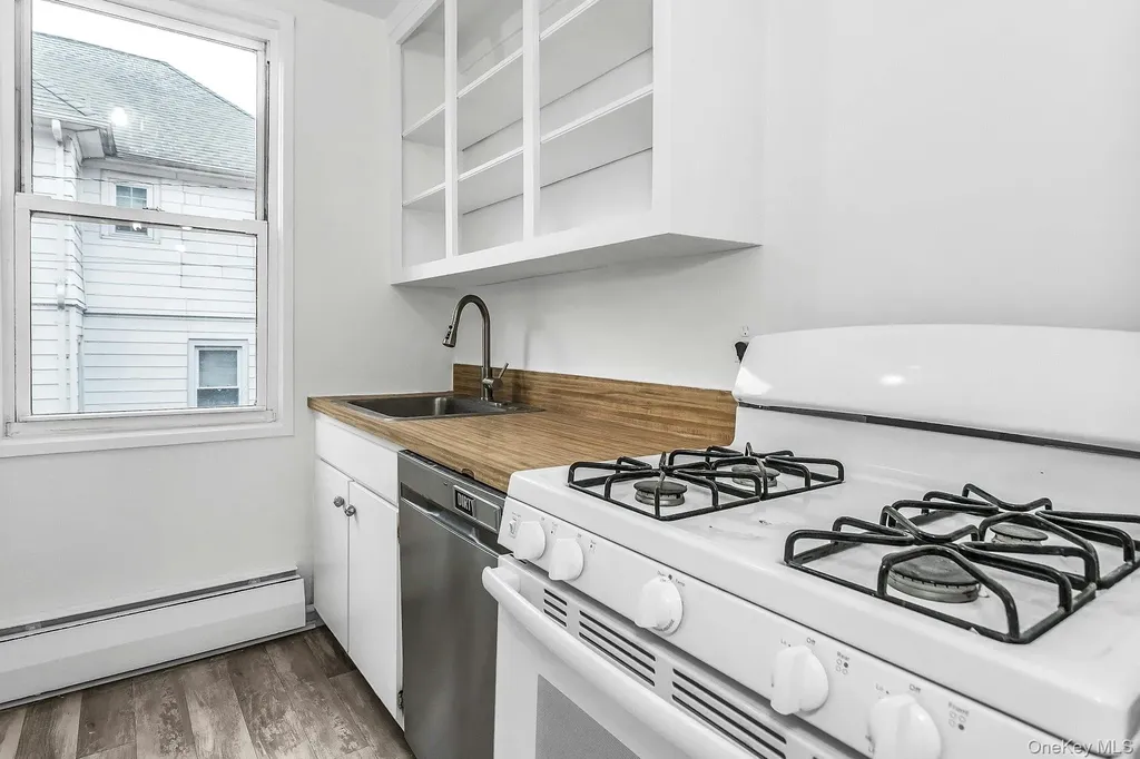 75 Noble Lynbrook NY 11563