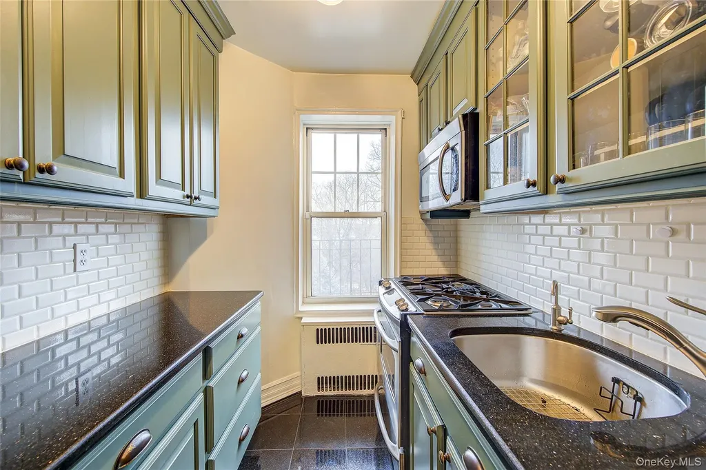 77-15 113th Street Forest Hills NY 11375