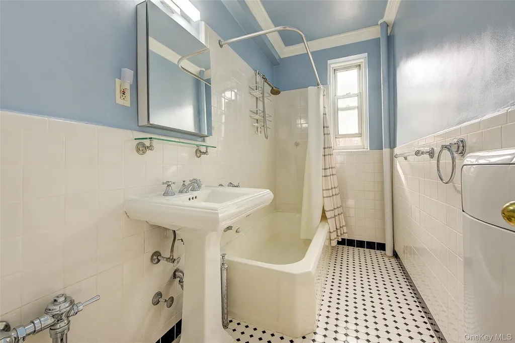 77-15 113th Street Forest Hills NY 11375