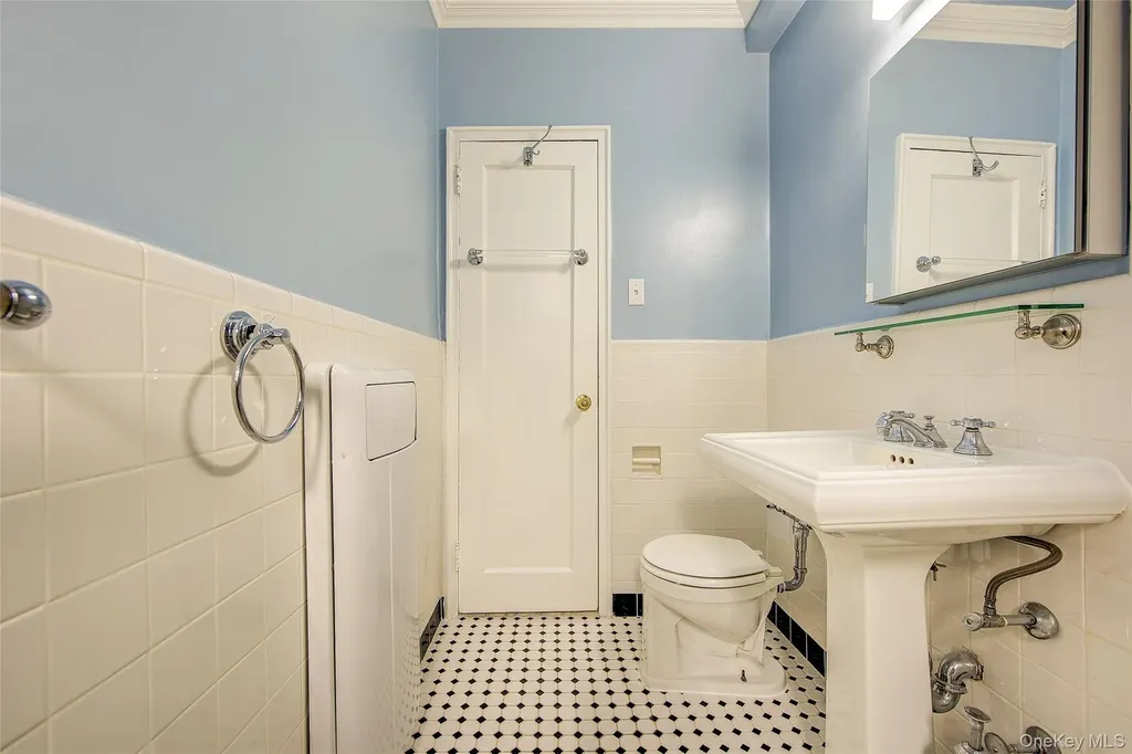 77-15 113th Street Forest Hills NY 11375