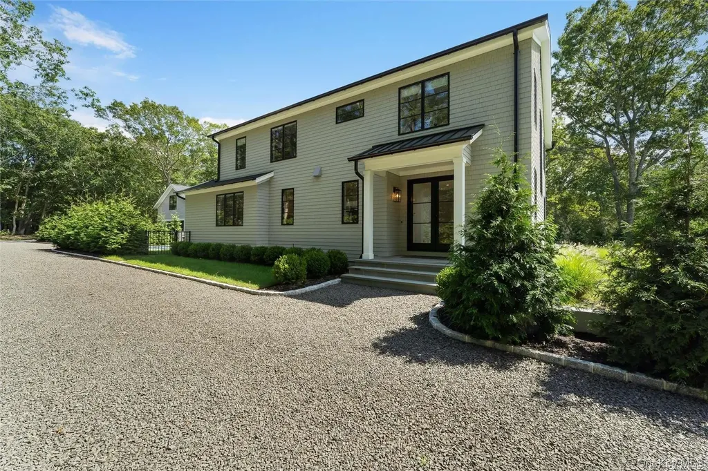 12 Old Main Road Quogue NY 11959