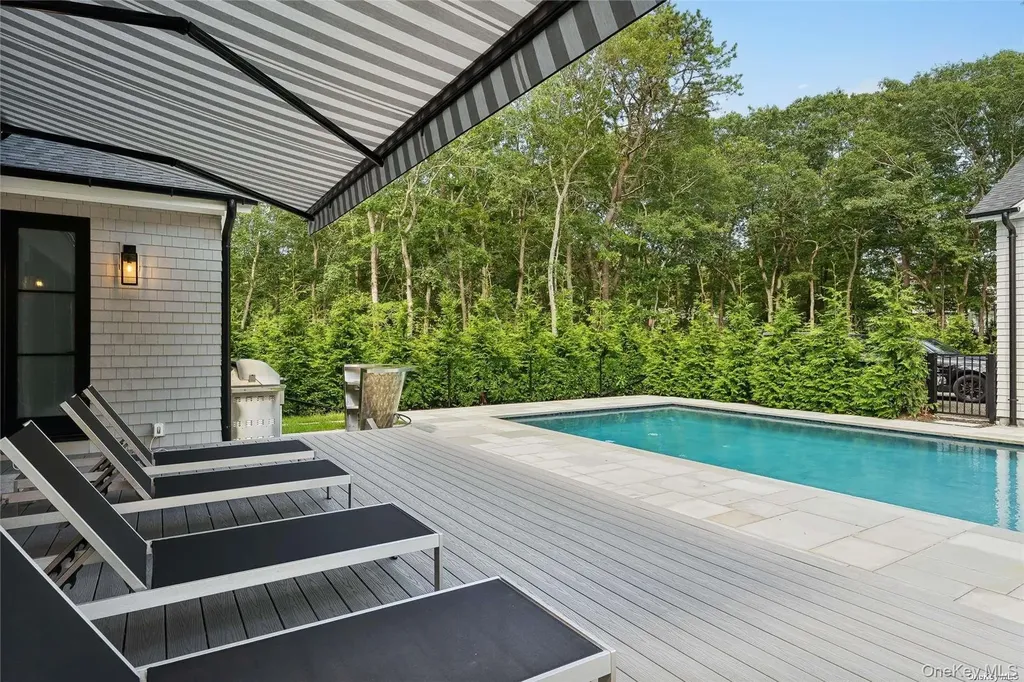 12 Old Main Road Quogue NY 11959