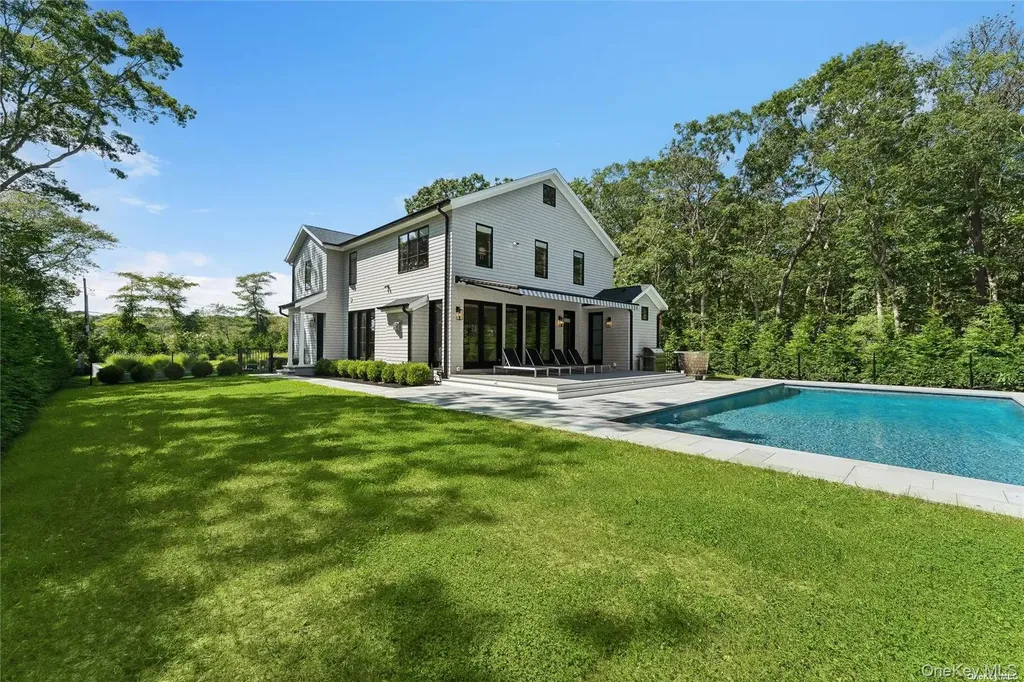 12 Old Main Road Quogue NY 11959