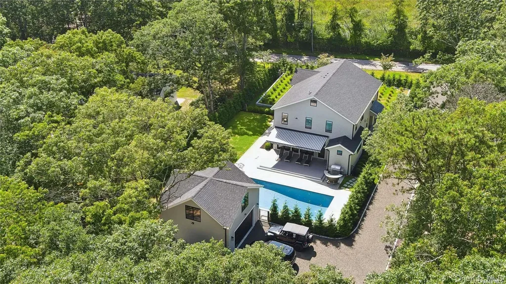 12 Old Main Road Quogue NY 11959