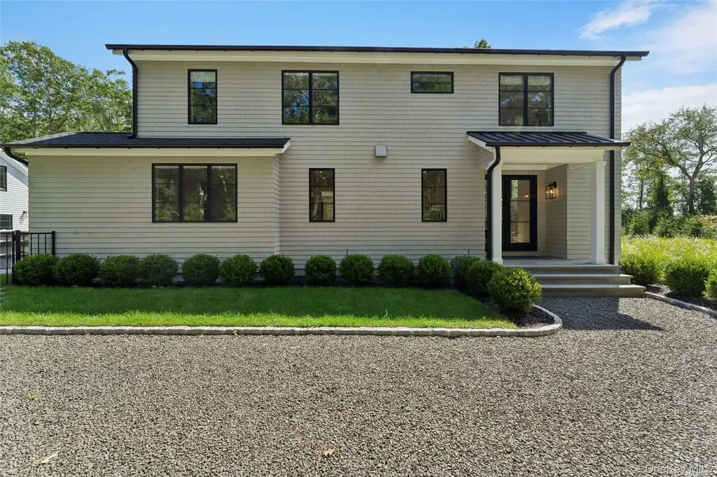 12 Old Main Road Quogue NY 11959