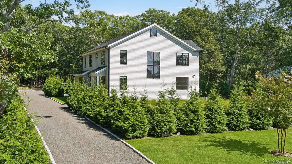 12 Old Main Road Quogue NY 11959