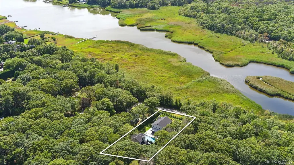 12 Old Main Road Quogue NY 11959