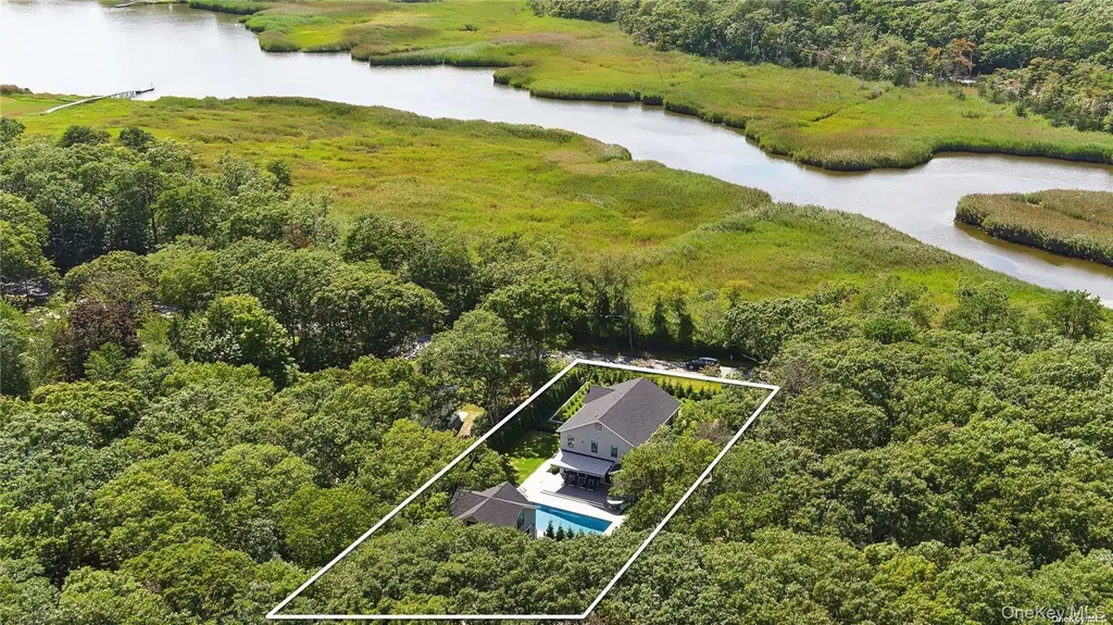 12 Old Main Road Quogue NY 11959