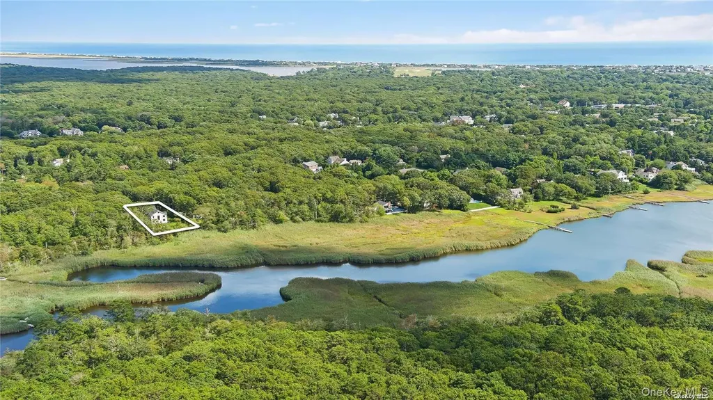 12 Old Main Road Quogue NY 11959