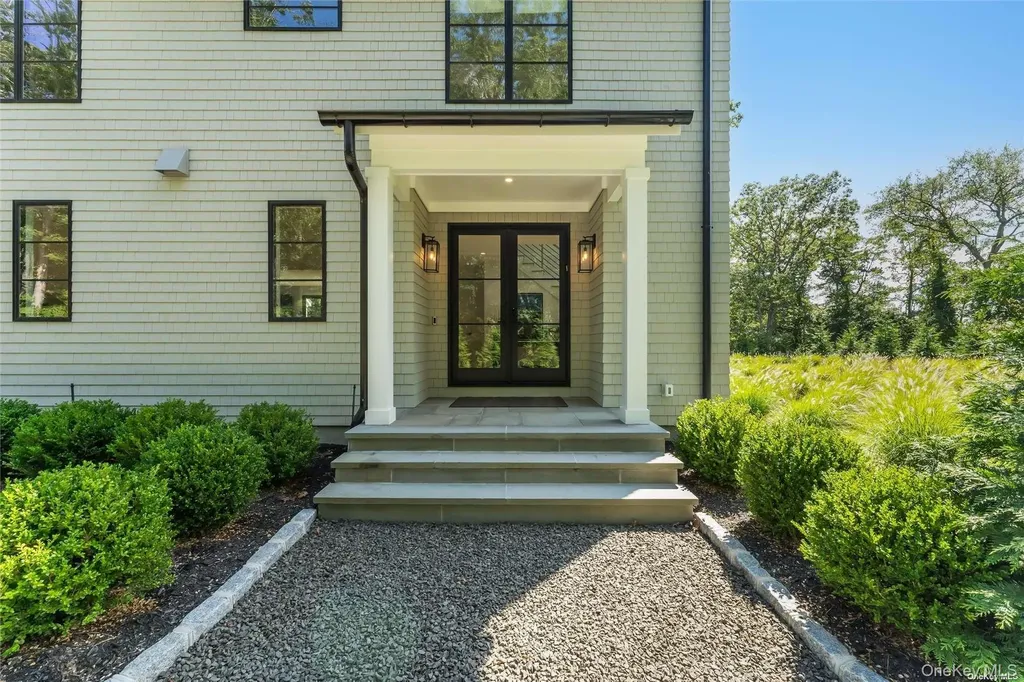 12 Old Main Road Quogue NY 11959