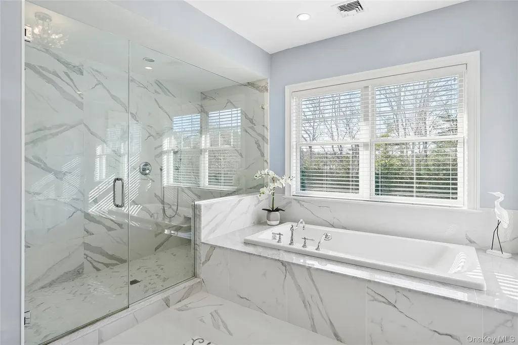 106 E Tiana Road Hampton Bays NY 11946