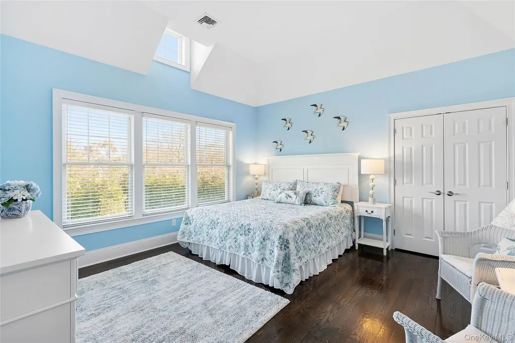 106 E Tiana Road Hampton Bays NY 11946