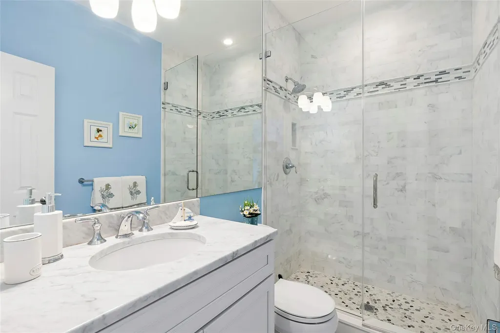 106 E Tiana Road Hampton Bays NY 11946