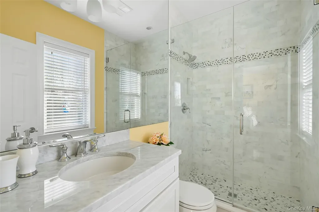 106 E Tiana Road Hampton Bays NY 11946