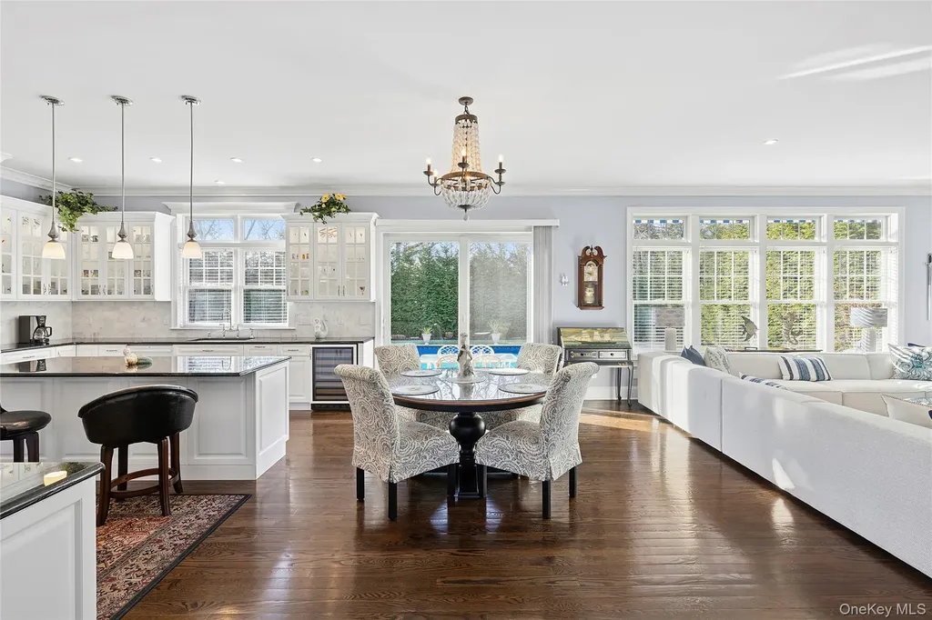 106 E Tiana Road Hampton Bays NY 11946