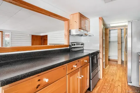 62 Netherwood Plaza Hyde Park NY 12578