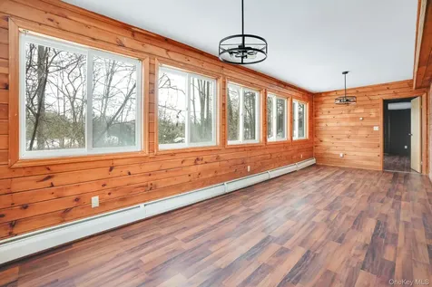 62 Netherwood Plaza Hyde Park NY 12578