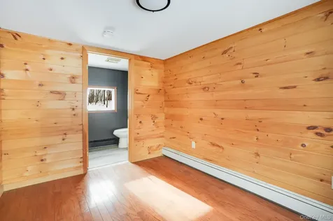 62 Netherwood Plaza Hyde Park NY 12578