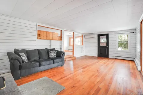 62 Netherwood Plaza Hyde Park NY 12578