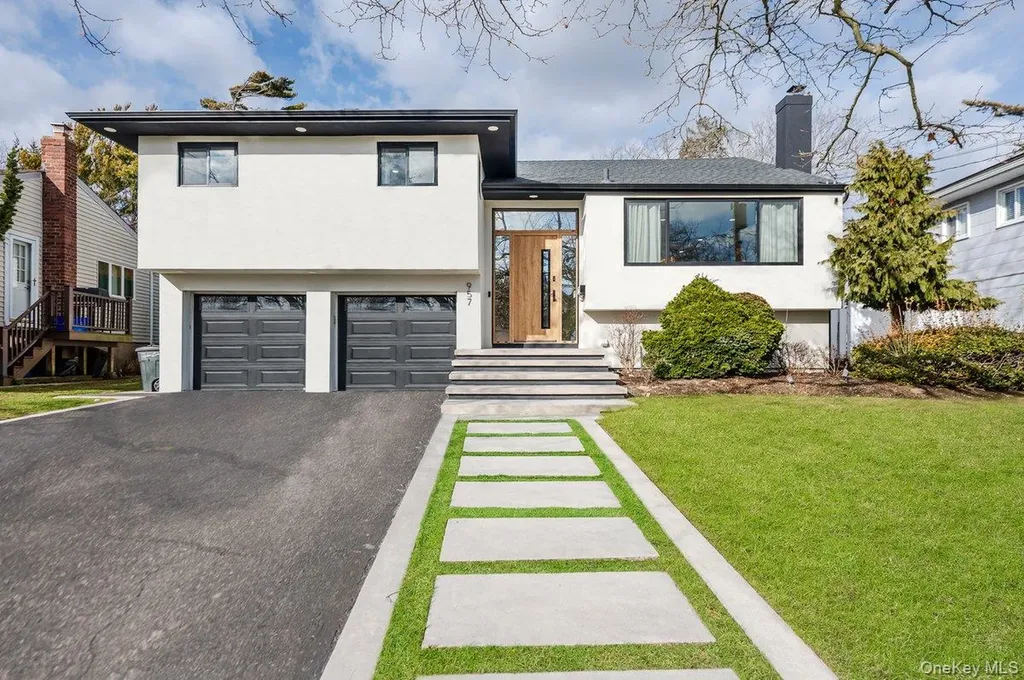 957 Cherrywood Drive Baldwin NY 11510