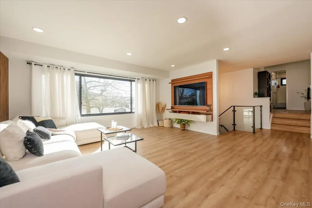 957 Cherrywood Drive Baldwin NY 11510