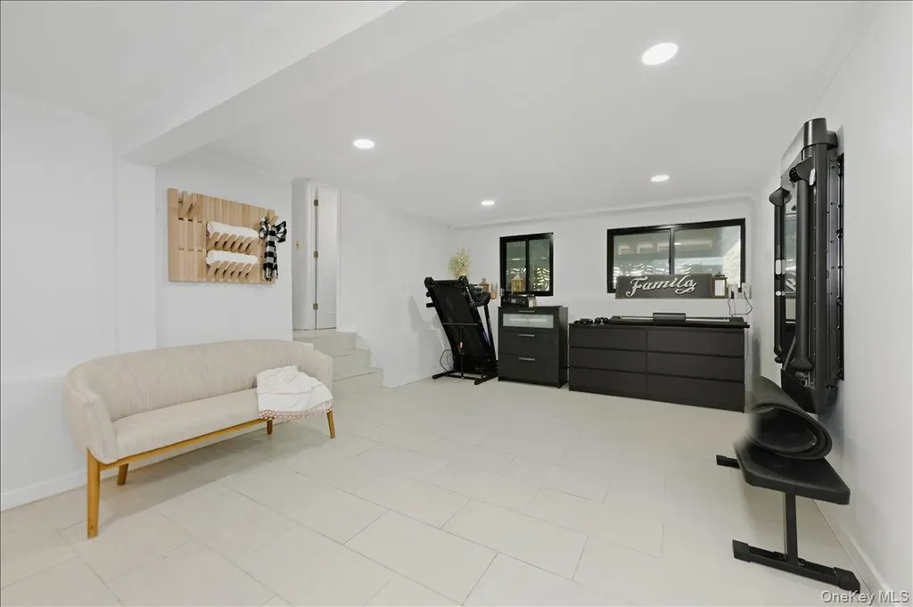 957 Cherrywood Drive Baldwin NY 11510