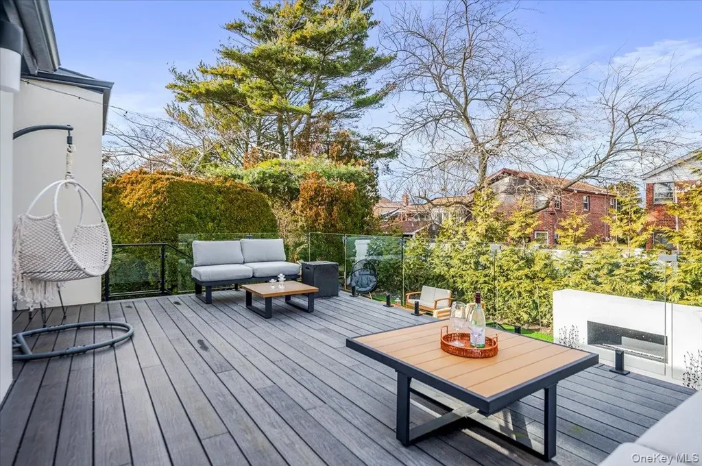 957 Cherrywood Drive Baldwin NY 11510