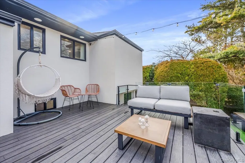 957 Cherrywood Drive Baldwin NY 11510