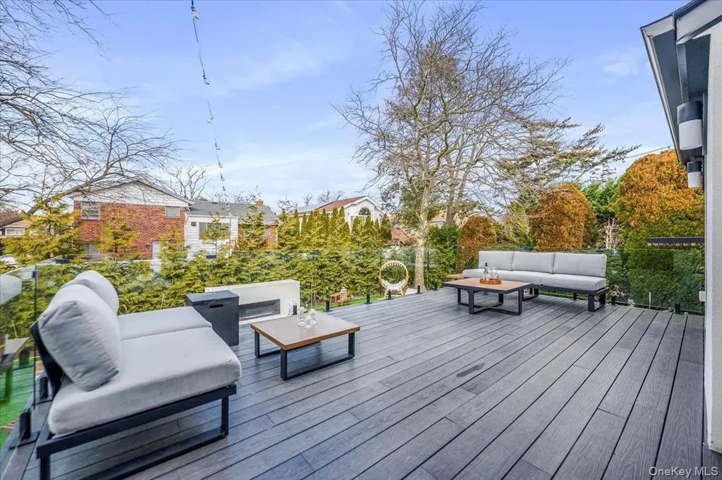 957 Cherrywood Drive Baldwin NY 11510