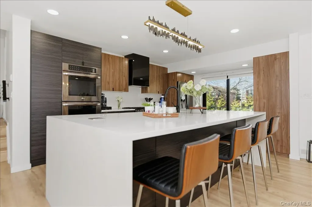 957 Cherrywood Drive Baldwin NY 11510