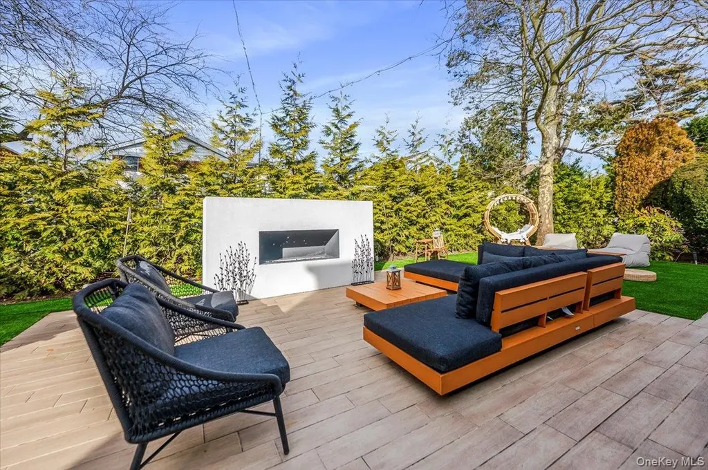 957 Cherrywood Drive Baldwin NY 11510