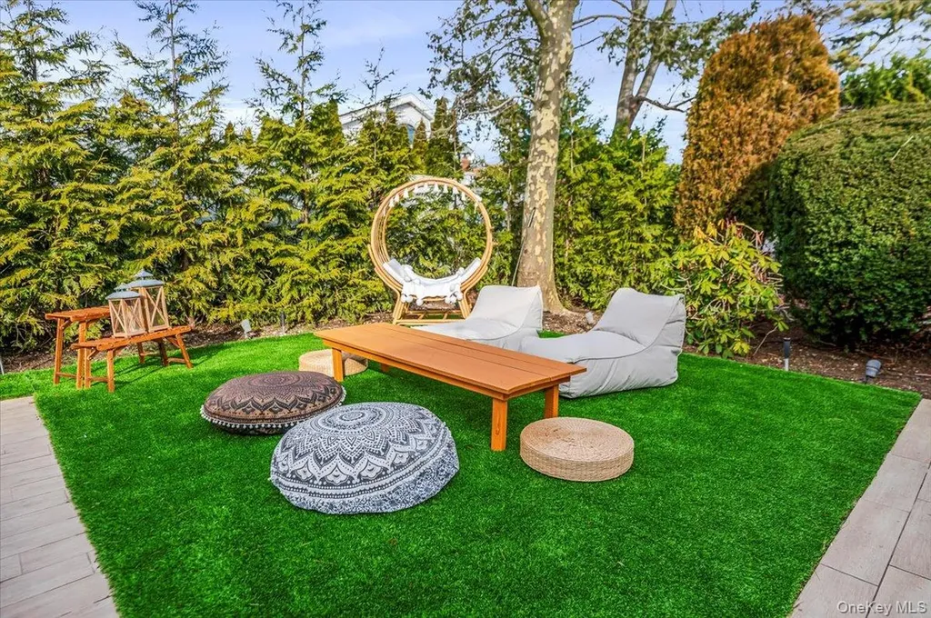 957 Cherrywood Drive Baldwin NY 11510
