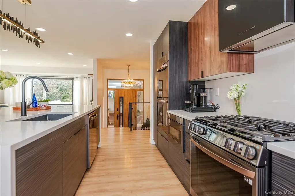 957 Cherrywood Drive Baldwin NY 11510